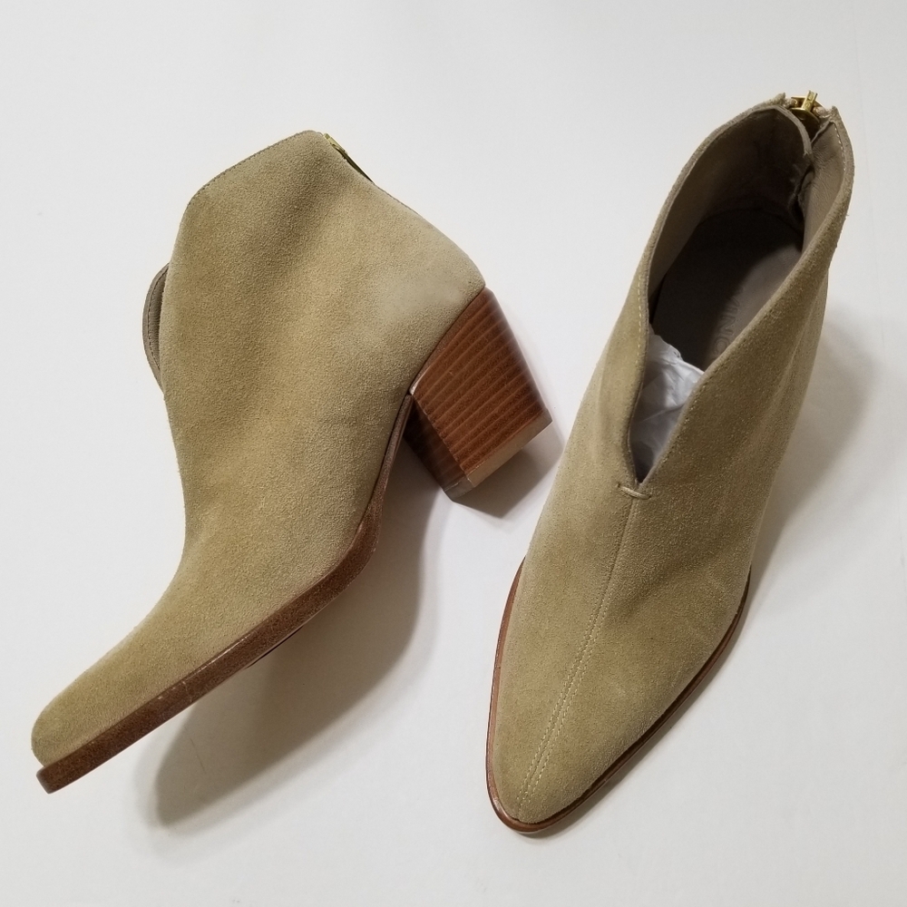 NWOB Vince Women's Havana‎ Suede Bootie Ankle Boots in Cashew (Beige) Size 5